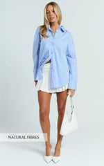 Terah Shirt - Button Up Shirt in Variegated Blue and White Stripe